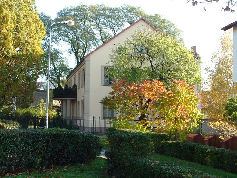 Dom Kata jesienią, widok od strony Placu Wojewódzkiego
